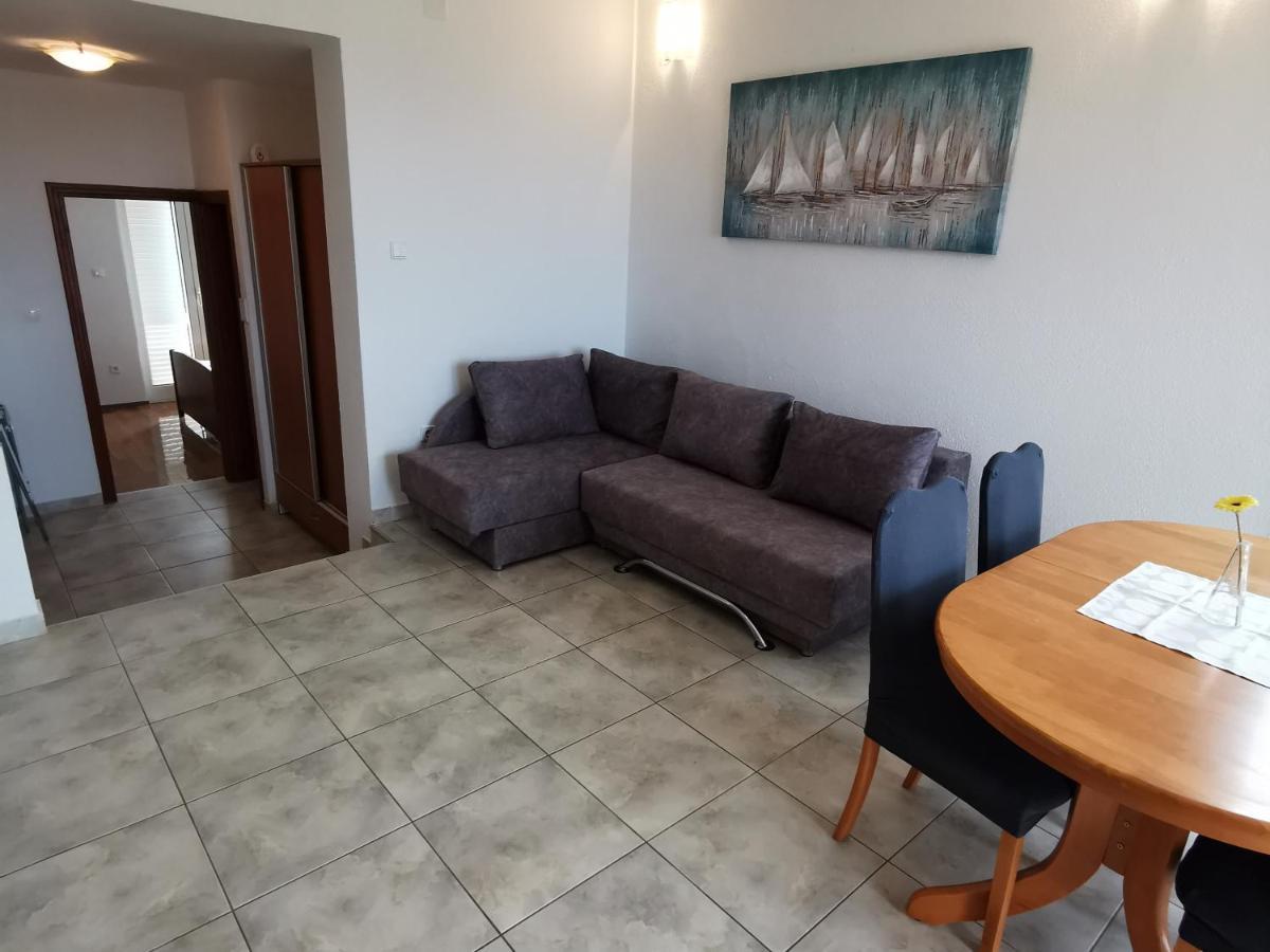 Apartments Golub Cesarica Eksteriør billede
